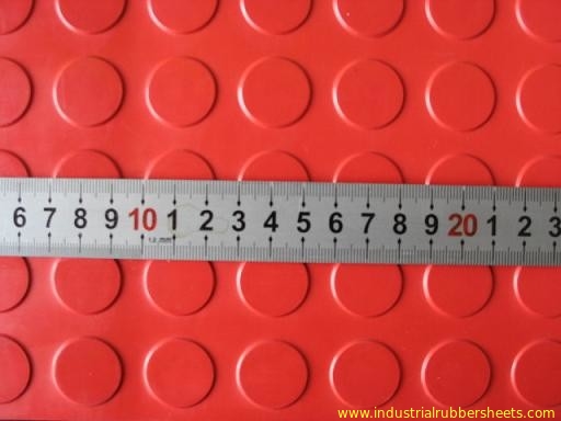 1 - 1.5 मीटर चौड़ाई गोल बटन औद्योगिक रबड़ शीट, विरोधी पर्ची रबड़ फ़्लोरिंग शीट