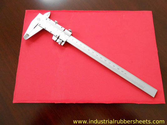 औद्योगिक अनुप्रयोगों के लिए उच्च तन्य शक्ति और विस्तृत तापमान रेंज के साथ खाद्य ग्रेड प्राकृतिक रबर शीट